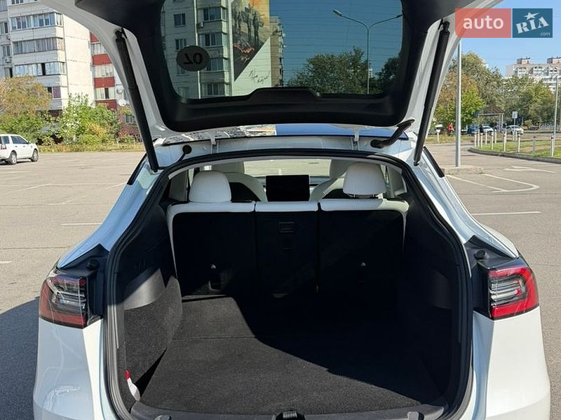 Позашляховик / Кросовер Tesla Model Y 2021 в Києві фото 13 Позашляховик / Кросовер Tesla Model Y 2021 в Києві