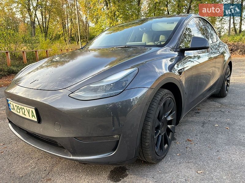 Tesla Model Y 2023