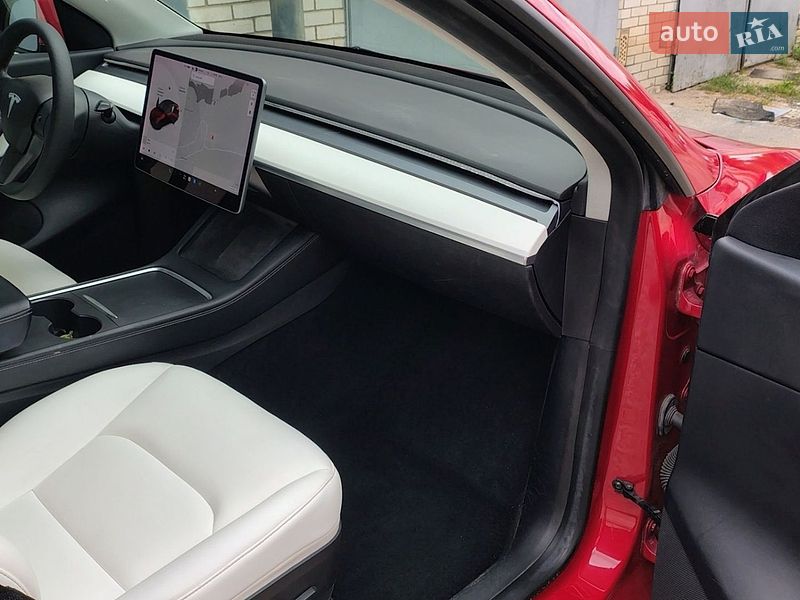 Внедорожник / Кроссовер Tesla Model Y 2021 в Киеве