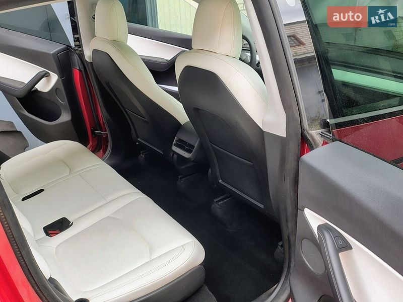 Внедорожник / Кроссовер Tesla Model Y 2021 в Киеве