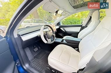 Внедорожник / Кроссовер Tesla Model Y 2021 в Ровно