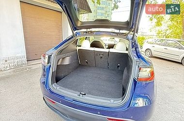 Внедорожник / Кроссовер Tesla Model Y 2021 в Ровно