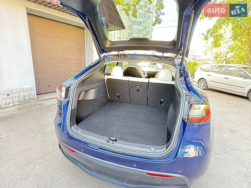 Внедорожник / Кроссовер Tesla Model Y 2021 в Ровно