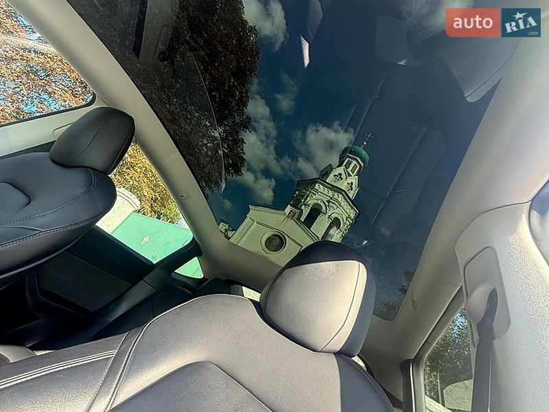 Позашляховик / Кросовер Tesla Model Y 2022 в Ромнах фото 9 Позашляховик / Кросовер Tesla Model Y 2022 в Ромнах