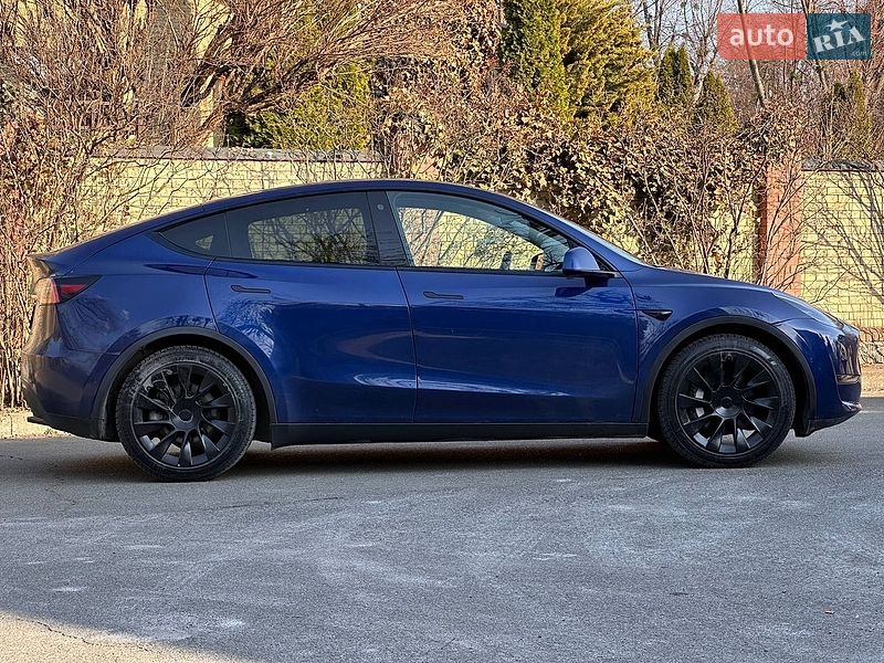 Внедорожник / Кроссовер Tesla Model Y 2021 в Киеве