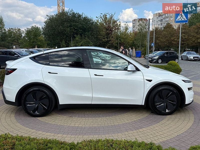 Позашляховик / Кросовер Tesla Model Y 2025 в Львові