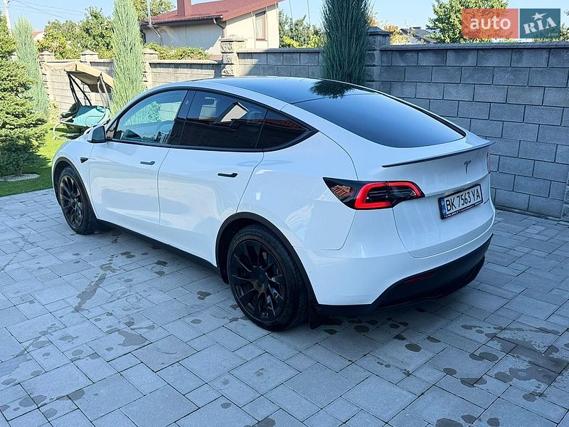 Tesla Model Y 2022