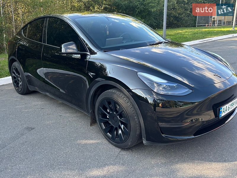 Внедорожник / Кроссовер Tesla Model Y 2024 в Киеве