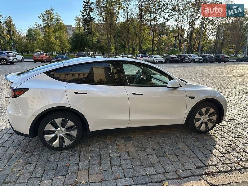 Внедорожник / Кроссовер Tesla Model Y 2023 в Харькове