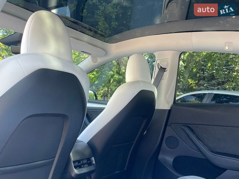 Позашляховик / Кросовер Tesla Model Y 2024 в Житомирі фото 24 Позашляховик / Кросовер Tesla Model Y 2024 в Житомирі