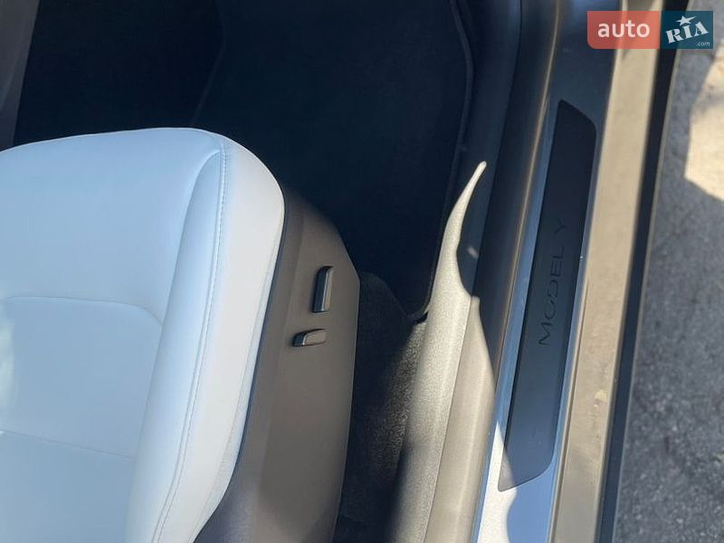 Позашляховик / Кросовер Tesla Model Y 2024 в Житомирі фото 38 Позашляховик / Кросовер Tesla Model Y 2024 в Житомирі