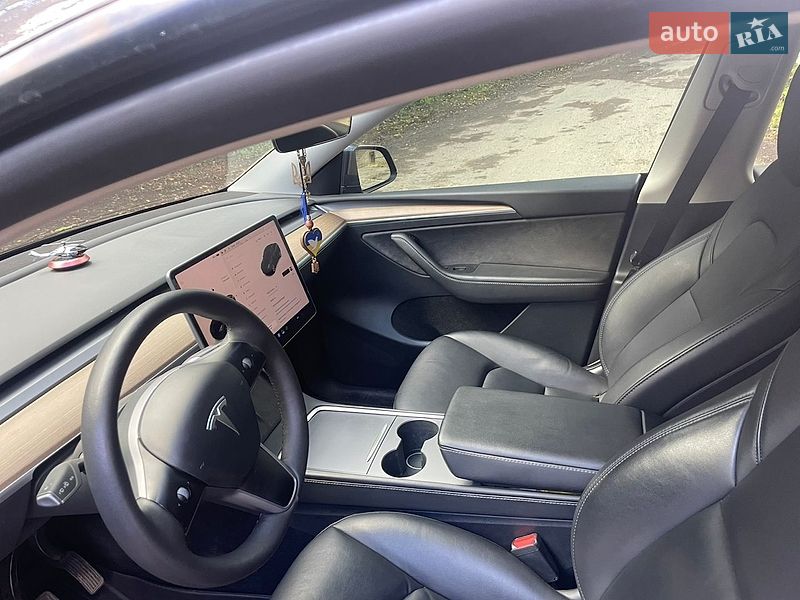Позашляховик / Кросовер Tesla Model Y 2024 в Львові