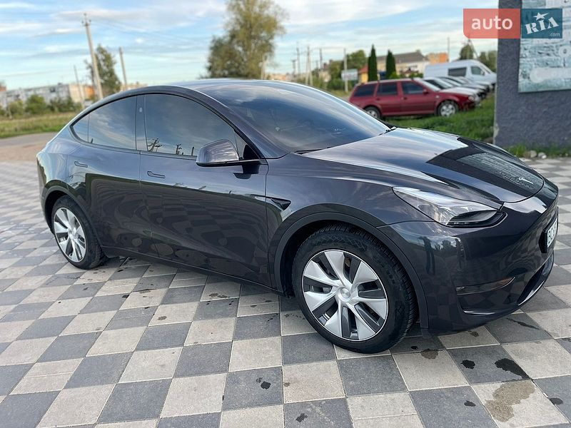 Позашляховик / Кросовер Tesla Model Y 2024 в Львові