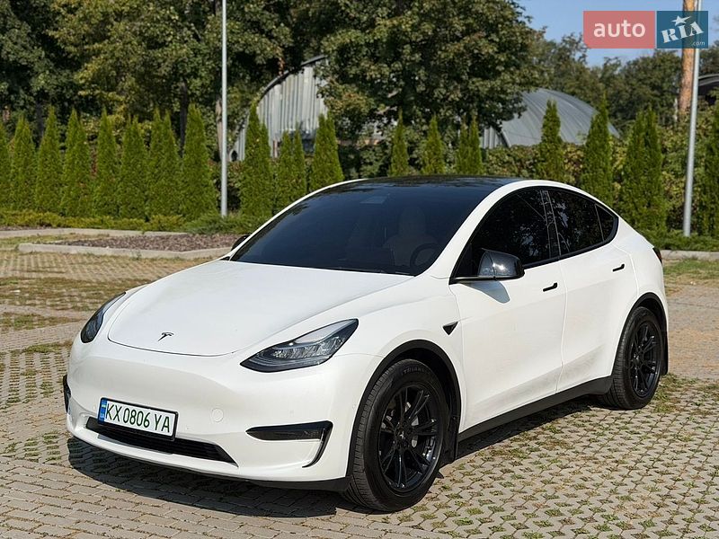 Tesla Model Y 2021