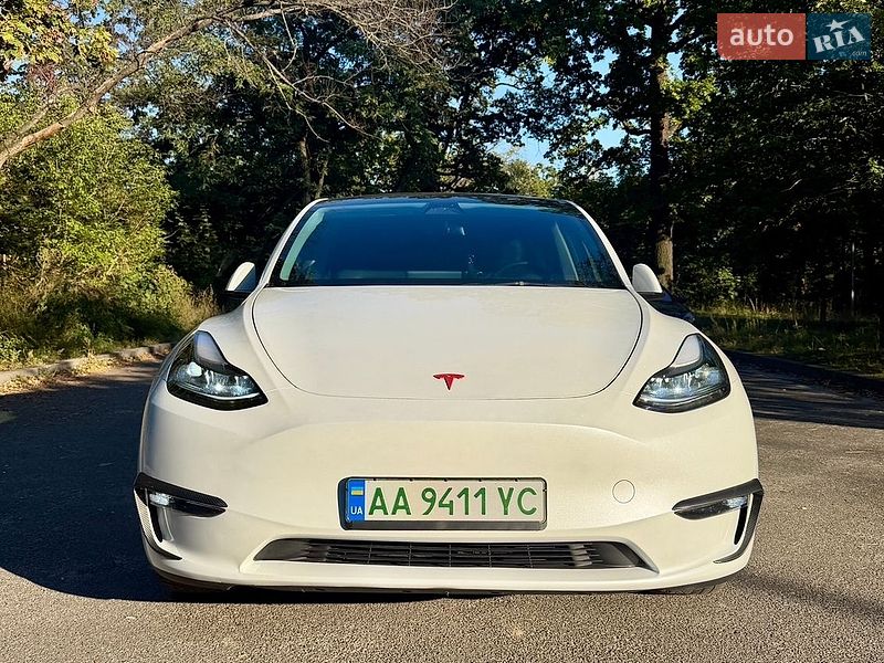 Tesla Model Y 2023