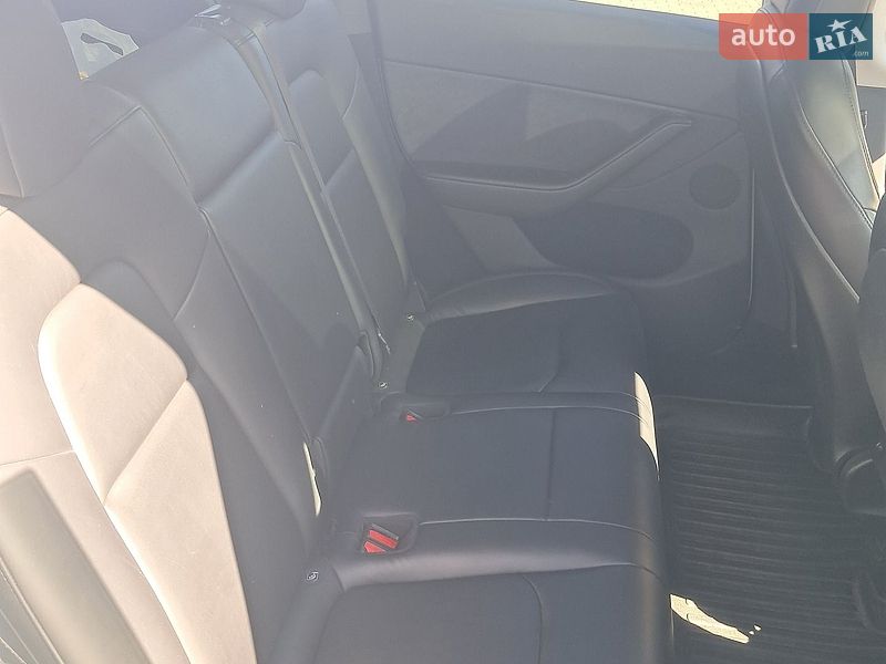 Внедорожник / Кроссовер Tesla Model Y 2023 в Тернополе