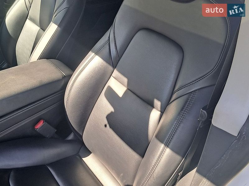 Внедорожник / Кроссовер Tesla Model Y 2023 в Тернополе