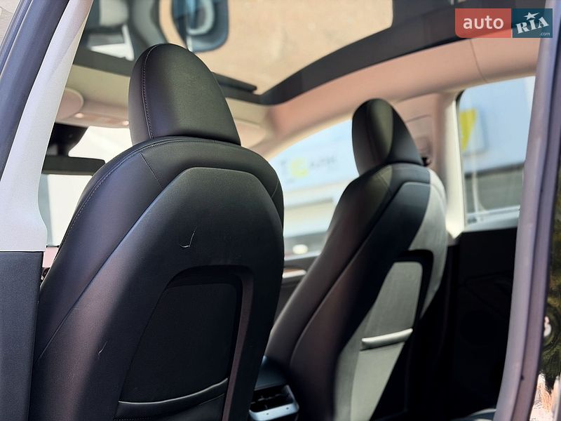 Позашляховик / Кросовер Tesla Model Y 2024 в Києві