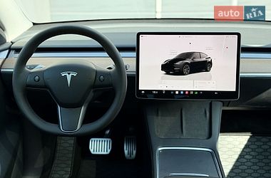 Позашляховик / Кросовер Tesla Model Y 2024 в Києві