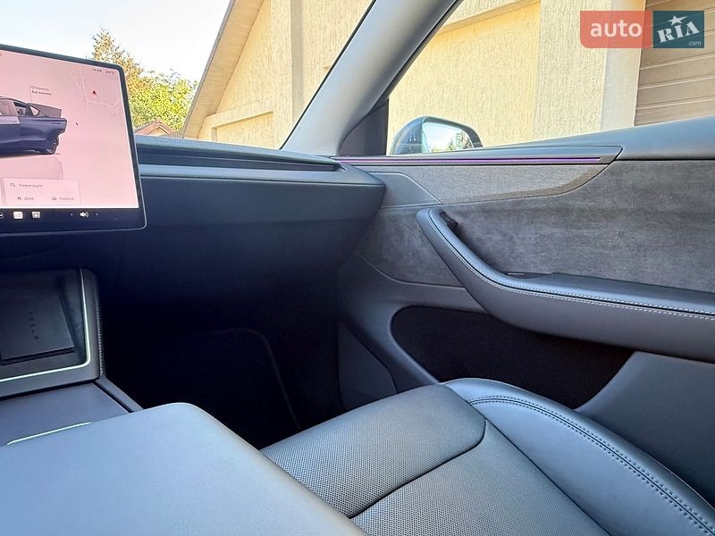 Позашляховик / Кросовер Tesla Model Y 2025 в Львові