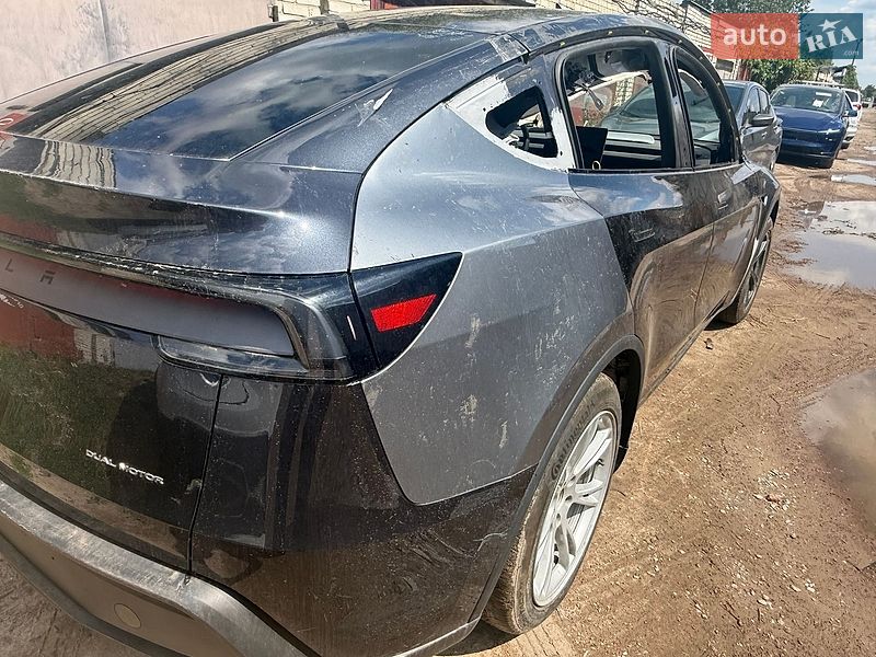 Позашляховик / Кросовер Tesla Model Y 2025 в Львові