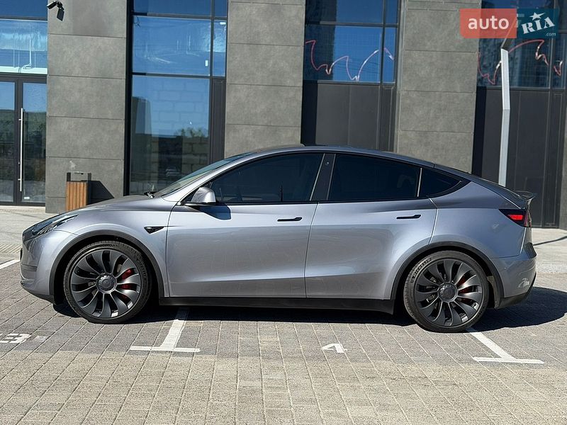 Позашляховик / Кросовер Tesla Model Y 2023 в Києві фото 13 Позашляховик / Кросовер Tesla Model Y 2023 в Києві