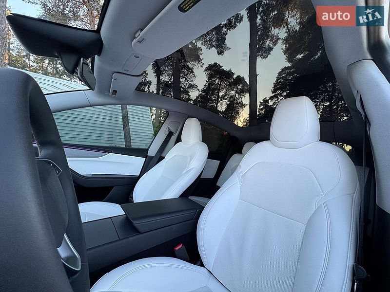 Позашляховик / Кросовер Tesla Model Y 2025 в Вінниці