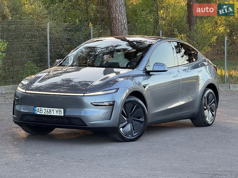 Tesla Model Y, фото з оголошення