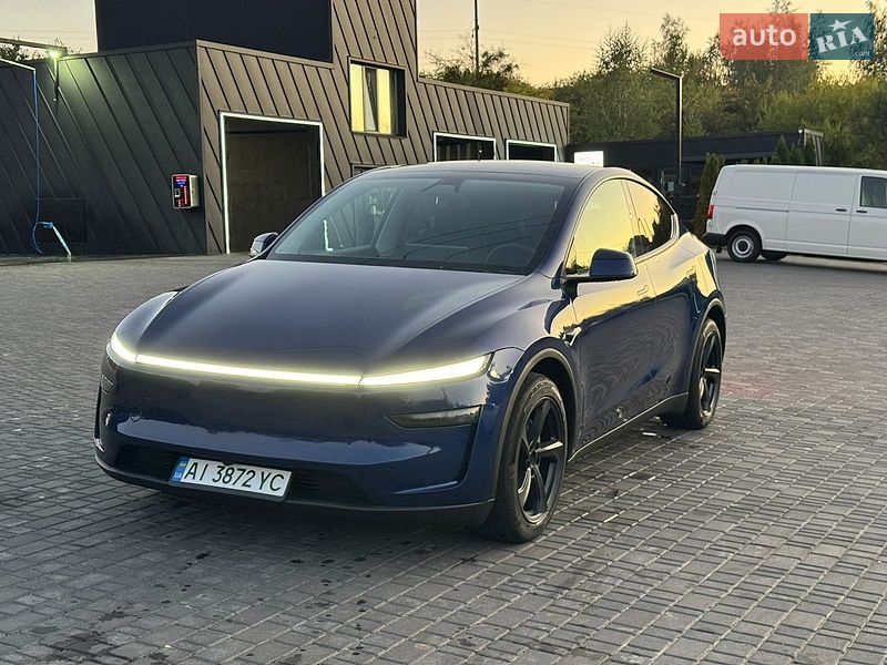 Позашляховик / Кросовер Tesla Model Y 2025 в Києві
