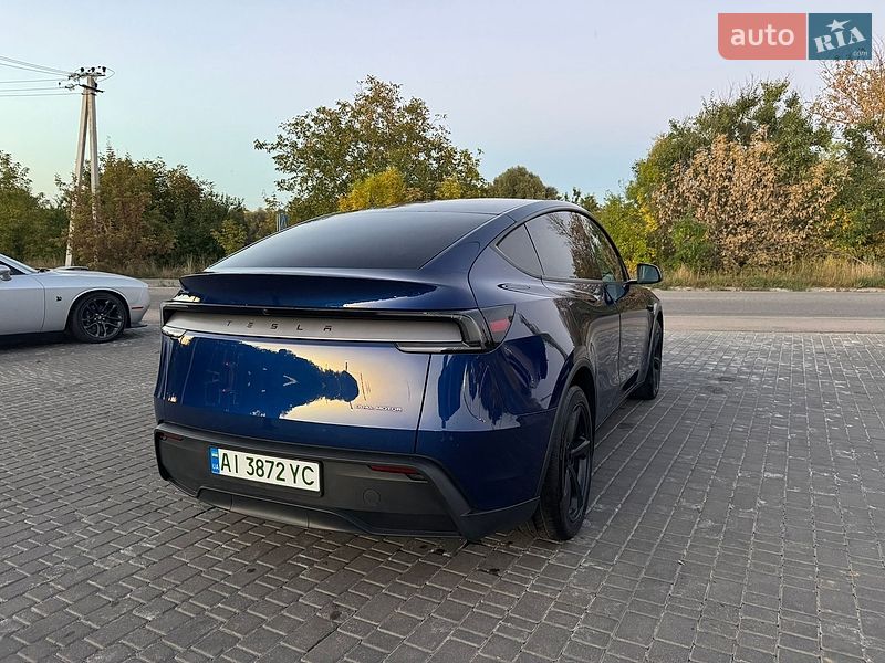 Позашляховик / Кросовер Tesla Model Y 2025 в Києві