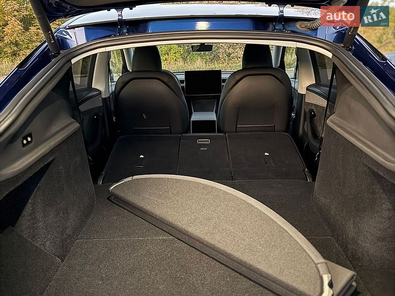 Позашляховик / Кросовер Tesla Model Y 2025 в Києві