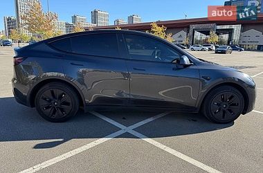 Внедорожник / Кроссовер Tesla Model Y 2024 в Киеве