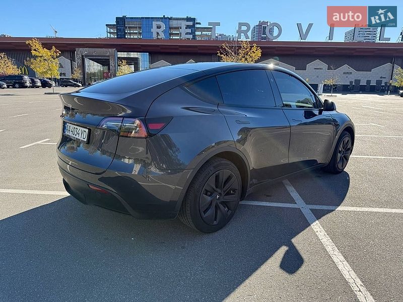 Внедорожник / Кроссовер Tesla Model Y 2024 в Киеве