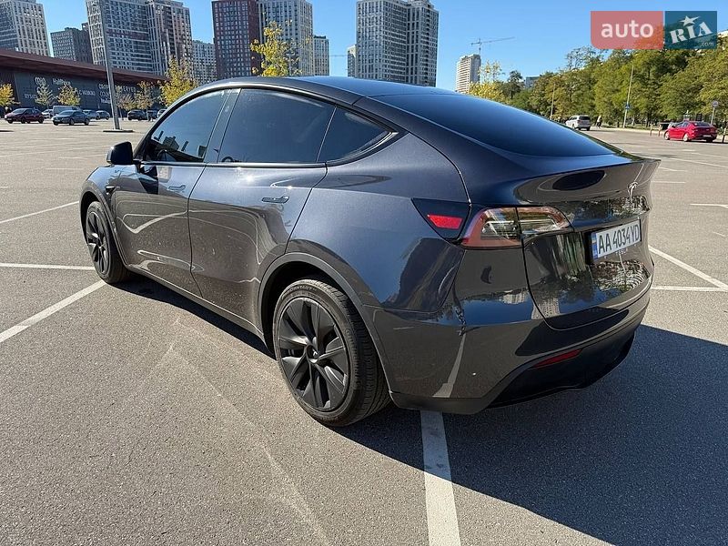 Внедорожник / Кроссовер Tesla Model Y 2024 в Киеве