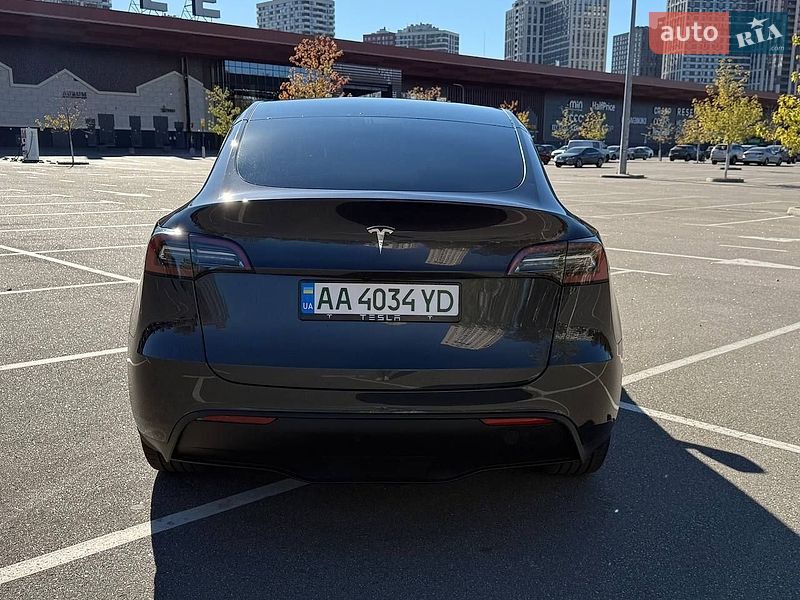 Внедорожник / Кроссовер Tesla Model Y 2024 в Киеве