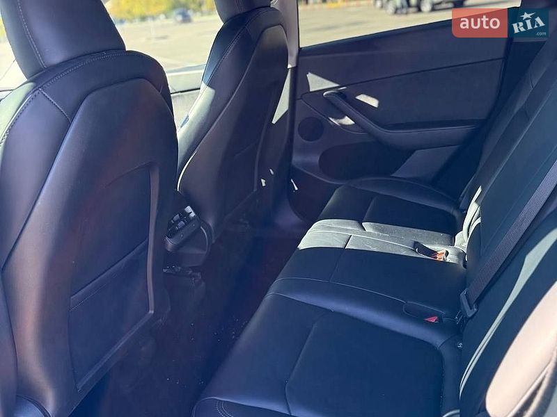 Внедорожник / Кроссовер Tesla Model Y 2024 в Киеве