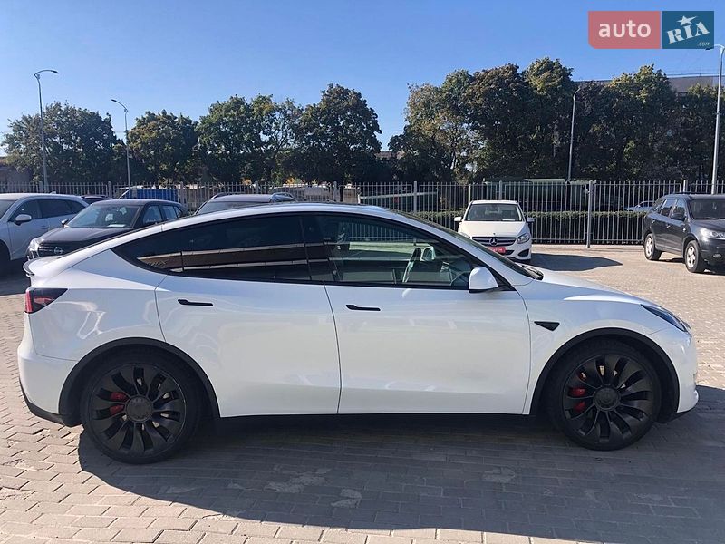Внедорожник / Кроссовер Tesla Model Y 2022 в Полтаве