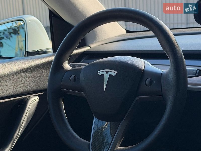 Позашляховик / Кросовер Tesla Model Y 2021 в Києві