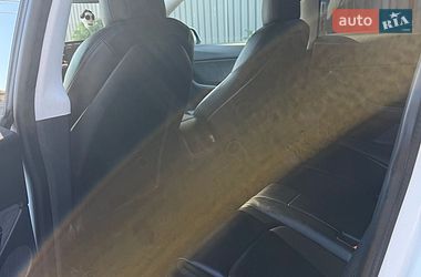 Позашляховик / Кросовер Tesla Model Y 2021 в Києві