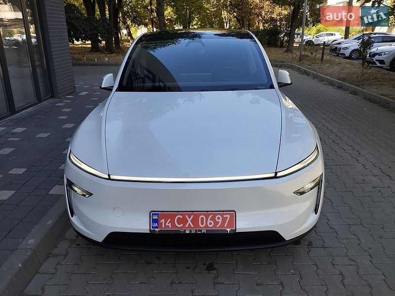 Позашляховик / Кросовер Tesla Model Y 2026 в Ужгороді