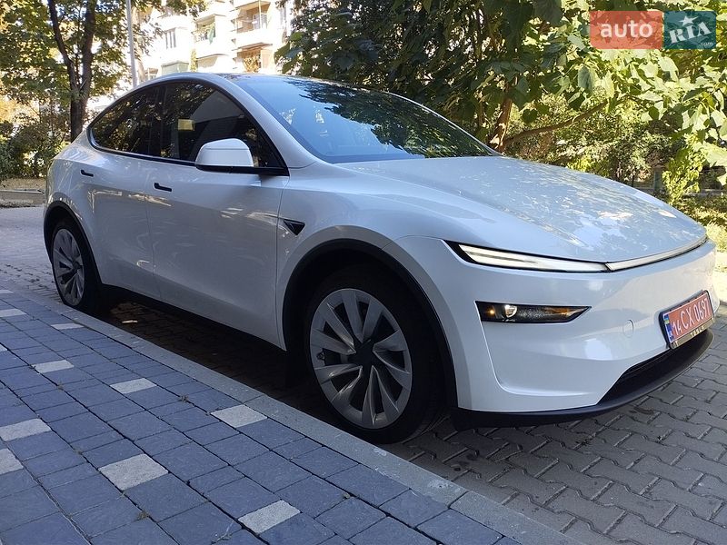 Позашляховик / Кросовер Tesla Model Y 2026 в Ужгороді