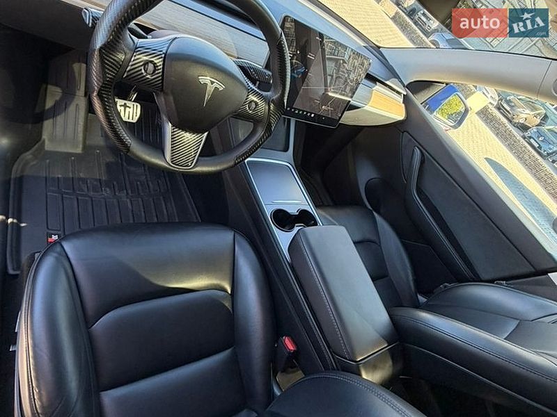 Внедорожник / Кроссовер Tesla Model Y 2021 в Львове