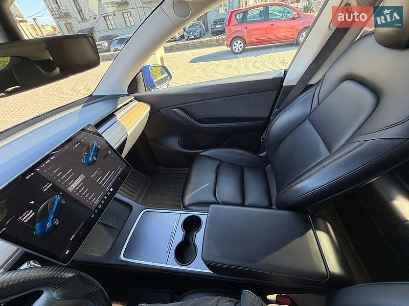 Внедорожник / Кроссовер Tesla Model Y 2021 в Львове