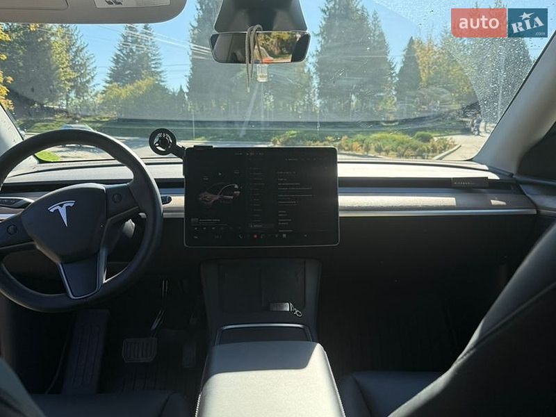 Позашляховик / Кросовер Tesla Model Y 2025 в Івано-Франківську