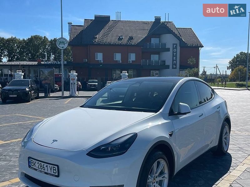 Внедорожник / Кроссовер Tesla Model Y 2023 в Звягеле