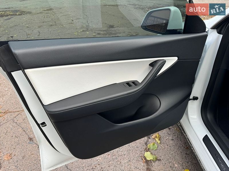 Позашляховик / Кросовер Tesla Model Y 2022 в Пирятині