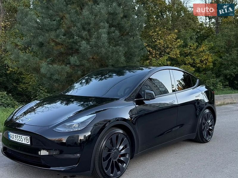 Позашляховик / Кросовер Tesla Model Y 2024 в Харкові