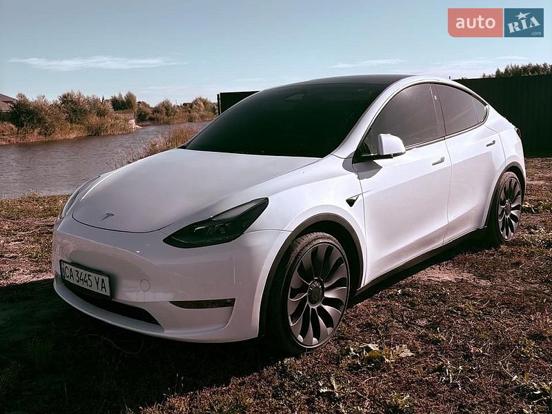Внедорожник / Кроссовер Tesla Model Y 2023 в Золотоноше
