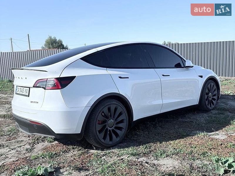 Внедорожник / Кроссовер Tesla Model Y 2023 в Золотоноше