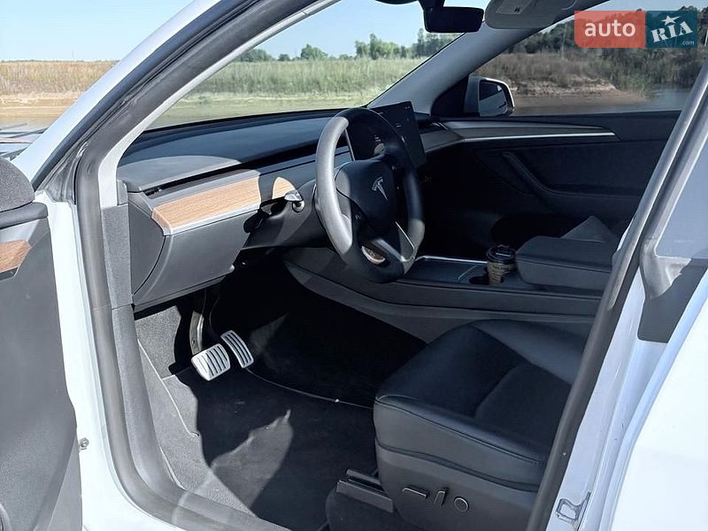 Внедорожник / Кроссовер Tesla Model Y 2023 в Золотоноше